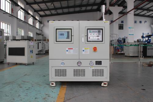 模溫機的溫度傳感器和控制系統(tǒng)是如何工作的？